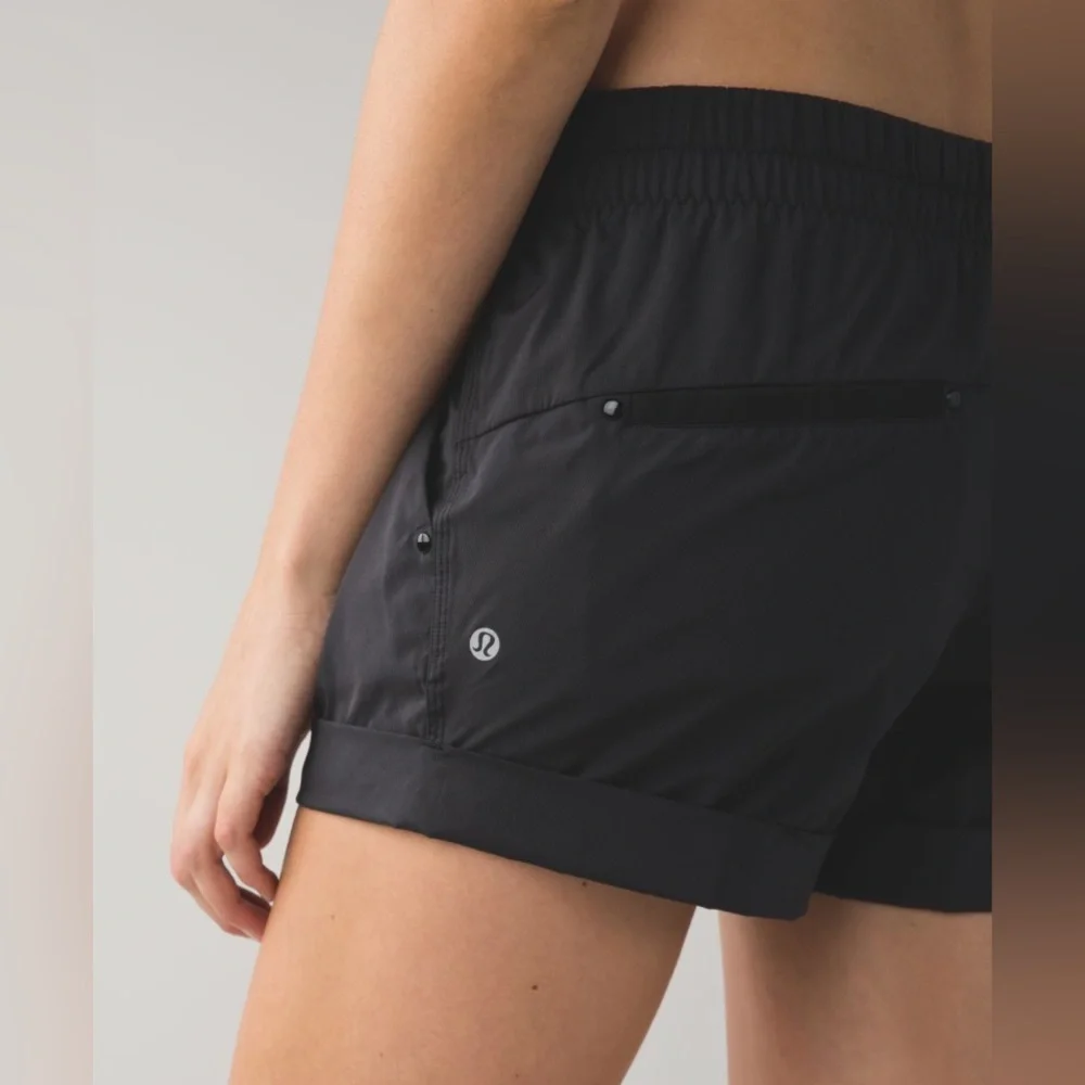 Lululemon Spring Break Away Short